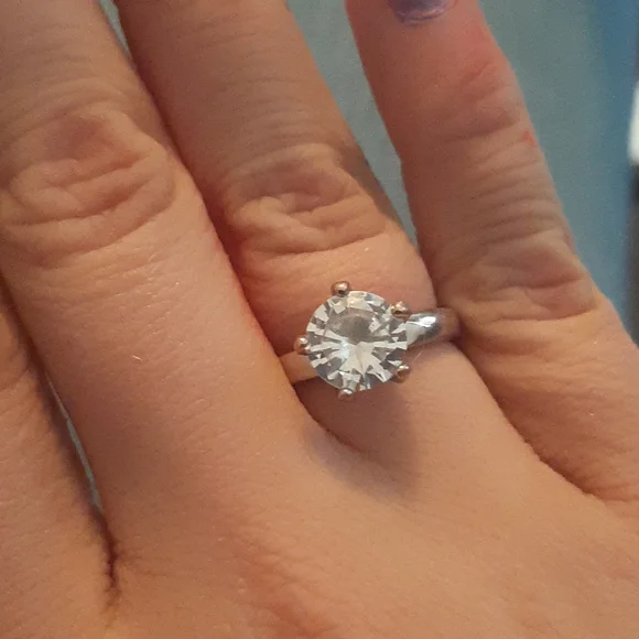 Dimond ring - Picture 2 of 4